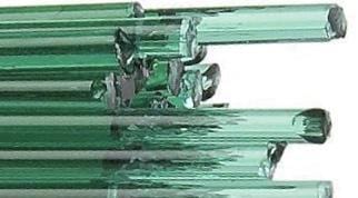 Emerald Green Transparent Stringers (1417) - The Glass Underground 